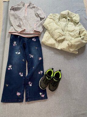 Denim Diva Size 7  Girls Embroidered Jeans Deliciously Soft Sweatshirt and SHOES